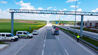 Yol yorgunluğuna Çorum lezzeti: Sürücülere bayram sürprizi
