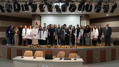Geleceğin kimyagerleri için heyecanlı gün: Beyaz önlüklerini gururla kuşandılar