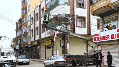 Şanlıurfa’da fırtına alarmı: Dicle Elektrik ekipleri geceyi sahada geçirdi
