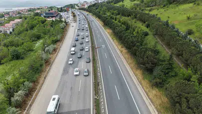 Bayram yolculuğunda TEM’de son durum: Ankara istikametinde yoğunluk göze çarpıyor
