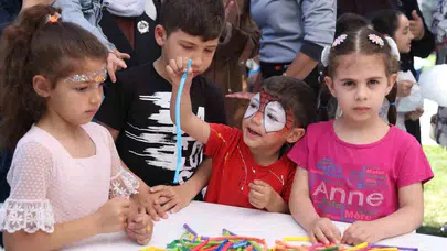 Zeytinburnu’nda iki on yıllık başarı hikayesi: Bilgi Evleri coşkuyla kutlandı