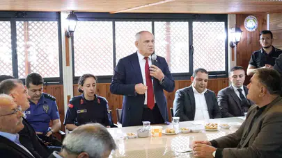 Yahyalı’da bayram coşkusu: Protokol ve vatandaşlar tek yürek oldu