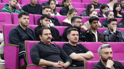 Yeşil sahalarda kadın devrimi: Medya ve kulüpler kadın futbolunun geleceğini masaya yatırdı