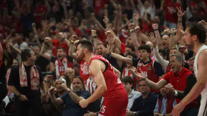 Atina'da tarihi gece: Olympiakos 13 yıllık hasreti dindirdi