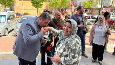 Kırşehir’de Anneler Günü sürprizi: Anahtar Parti sahaya indi