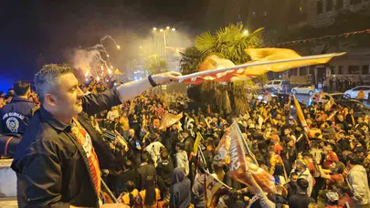 Sarı-kırmızılı zaferin en küçük tanığı: 45 günlük Sare bebek şampiyonluk coşkusuna ortak oldu