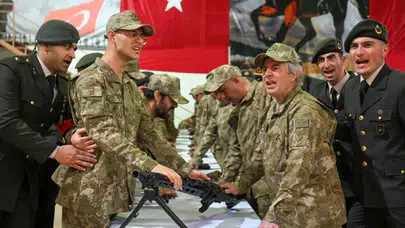 Üniforma aşkı engel tanımadı: Erzurum’da unutulmaz yemin töreni