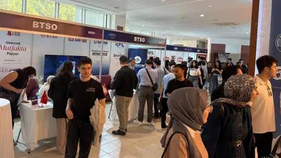 Geleceğin profesyonelleri Bursa’da buluştu: Tavşanlı MYO öğrencileri iş dünyasının kapısını araladı