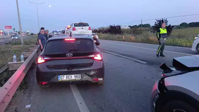 Manavgat’ta zincirleme kaza: Tatil yolu kilitlendi, iki çocuk hastanelik oldu