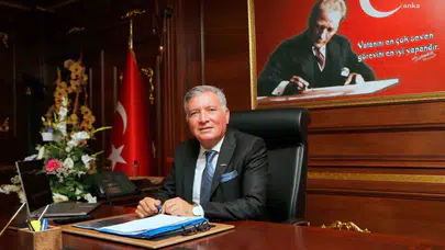 Başkan Kepenek’ten gençlere çağrı: Cumhuriyetin meşalesi sizin ellerinizde yükselecek