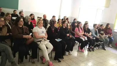 Ekran başında büyüyen nesil için ebeveynlere rehber: Muslu’da dijital dönüşüm eğitimi