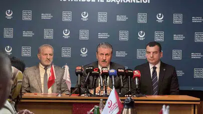 Destici'den sert çıkış: Sokak köpekleri ve bayrak hassasiyeti üzerinden gündemi belirledi