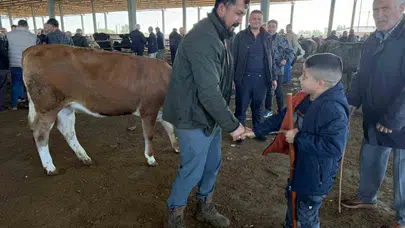 Iğdır’da bayram mesaisi: Bütçesini düşünen vatandaş küçükbaşa sarıldı