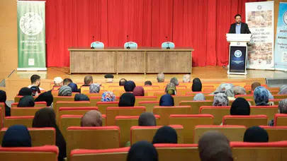 Dijital dünyada mahremiyet alarmı: Erzincan’da sosyal medya ahlakı masaya yatırıldı