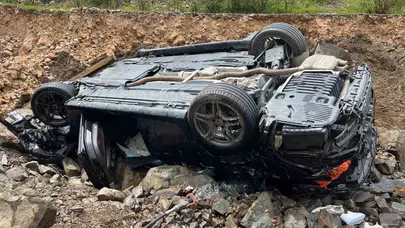 Yozgat’ta korkutan kaza: Direksiyon hakimiyetini kaybetti, araç hurdaya döndü