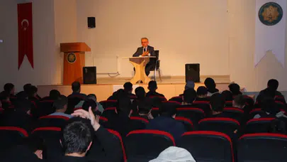 Dijital dünyada sınırları korumak: Gençlere mahremiyet ve estetik dersi