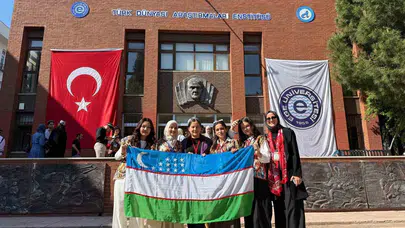 İzmir'de kardeşlik rüzgarı: Türk ve Özbek gençler ortak geçmişin izini sürüyor