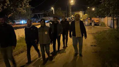 Tokat'ta gece yarısı korku dolu anlar: Kelkit Çayı taştı, köy halkı hayvanlarını kurtarmak için zamana karşı yarıştı