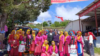 Gördes’te binlerce kişi aynı sofrada buluştu: Köseler Mahallesi’nde çifte heyecan
