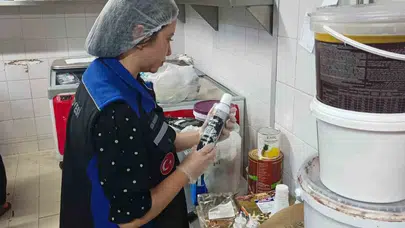 Kemer’de bayram mesaisi: Zabıtadan esnafa sıkı takip