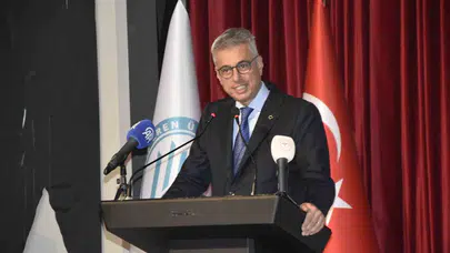 Bakan Memişoğlu’ndan gençlere "hoş seda" çağrısı: İdealizm yoksa başarı hayaldir