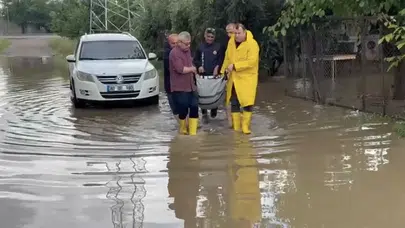 Düziçi’nde kabus dolu anlar: 80 yaşındaki Emine Nine’yi sel sularından vatandaşlar kurtardı