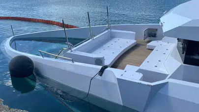 Sinop limanında milyarlık kabus: Lüks yat sulara gömülürken mürettebat son anda kurtarıldı
