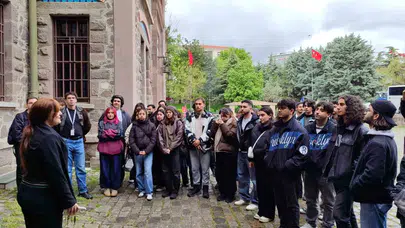 Sınıfın tozlu sıralarından başkentin tarihi sokaklarına: Turizm öğrencileri Ankara’da ter döktü