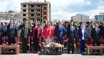 Muş’ta bağımsızlık ateşi meydanlara taştı: Gençler 19 Mayıs’ı coşkuyla kutladı