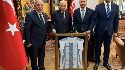 Dadaşların gururu Ankara’da: Bahçeli’den Erzurumspor’a tam destek