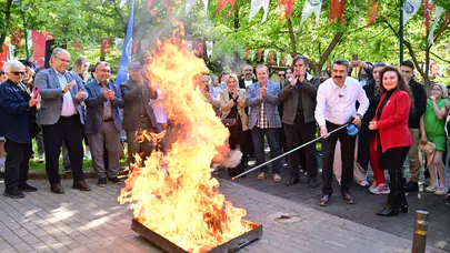 Yıldırım’da bahar ateşi yakıldı: Başkan Yılmaz vatandaşlarla halay çekti