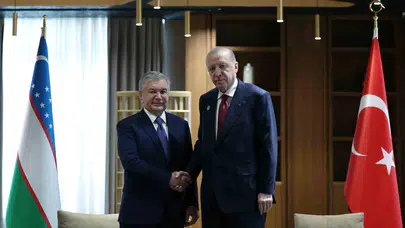 Türkistan’da kritik zirve trafiği: Erdoğan ve Mirziyoyev bölgesel iş birliğini masaya yatırdı