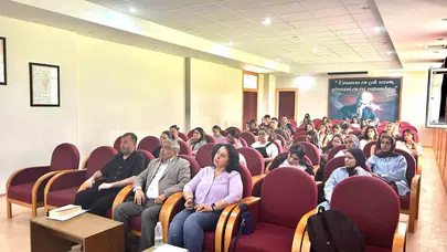 Genç akademisyen adayları sahnede: Metinbilim öğrencileri akademik birikimlerini paylaştı