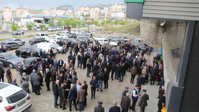 29 kişinin yaralandığı o kavgadan geriye sadece dostluk kaldı: Şırnak'ta dev barış sofrası