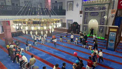 Minik kalpler cami avlusunda buluştu: Maneviyat ve eğlence bir arada