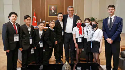 Koltuk onların, gelecek onların: Kanseri mağlup eden minikler KKTC zirvesinde