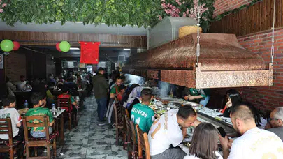 Şampiyonluk coşkusu Diyarbakır sokaklarına taştı: 121 taraftara sembolik fiyatla ziyafet