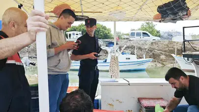 Gazipaşa açıklarında "Mavi Vatan" mesaisi: Balıkçı tekneleri mercek altına alındı
