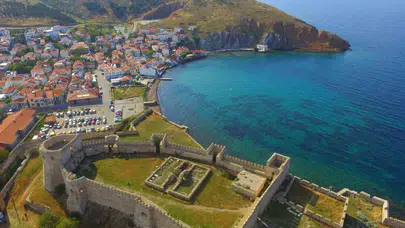 Kuzey Ege’nin gözbebeği Bozcaada’da bayram bereketi: Turist akını esnafın yüzünü güldürdü