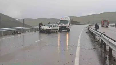 Erzurum-Erzincan yolunda kabus dolu anlar: 5 araç birbirine girdi