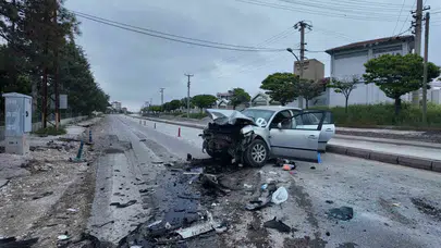 Niğde yolunda sabah saatlerinde acı bilanço: İki otomobil kafa kafaya çarpıştı