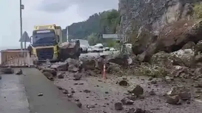 Sarp Sınır Kapısı yolunda kabus dolu anlar: Dev kayalar tırı hurdaya çevirdi