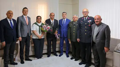 Bayramın huzuru şehit evinde paylaşıldı: Vali Eldivan'dan vefa ziyareti