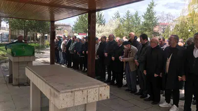 Erzurum yasta: Muazzez Akgün dualarla ebediyete uğurlandı