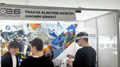 Geleceğin mühendisleri TREDAŞ standında buluştu: Enerji sektöründe VR devri