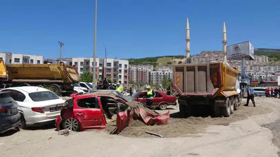 Kahramanmaraş'ta dehşet anları: Yokuş aşağı kayan kamyon ortalığı savaş alanına çevirdi