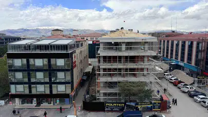 Erzincan’da yürekleri ağza getiren görüntüler: Ölümle dans ettiler