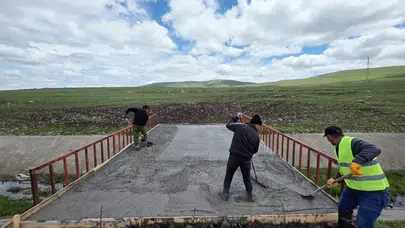 Ardahan’da besicilerin yüzünü güldüren çözüm: Sürüler artık güvenle meralara ulaşıyor