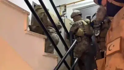 Kars’ta şafak operasyonu: Aralarında polisin de olduğu suç örgütüne ağır darbe