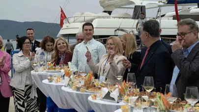 Ege’nin iki yakası Bodrum’da buluştu: Müzik ve dansla gelen kardeşlik rüzgarı